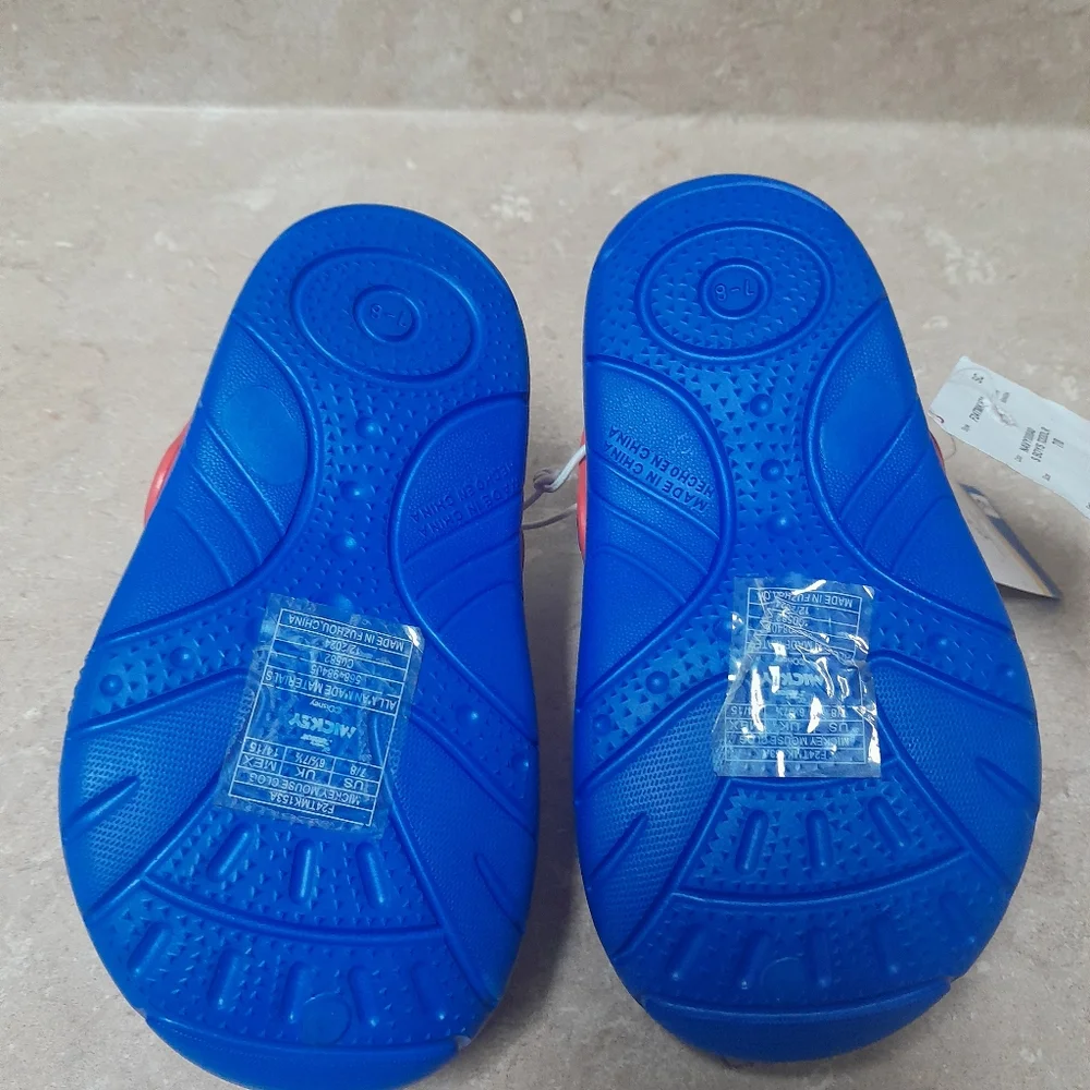 DISNEY Mickey Mouse Boys (LIGHT UP) Crocs NWT Size:Various  Crocs